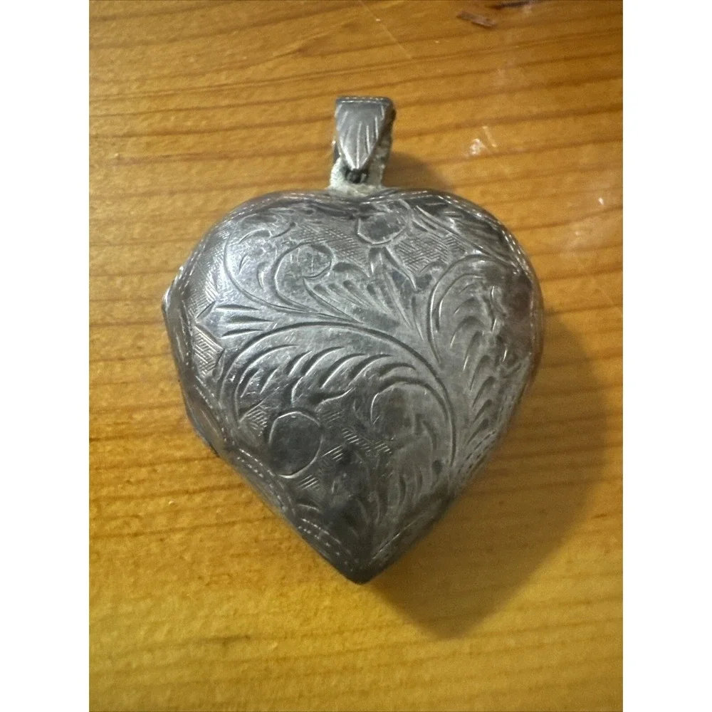 Vintage Silver Heart Locket Pendant Etched Floral Feather 925 Sterling